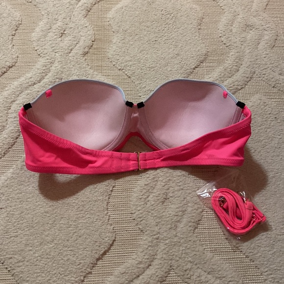 NWOT women’s Victoria’s Secret strapless colorblock bikini top. Size 36C - Picture 2 of 3